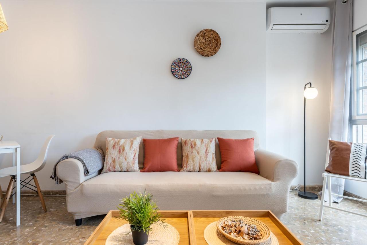 Claveles Apartment By Bossh! Apartments Malaga Ngoại thất bức ảnh